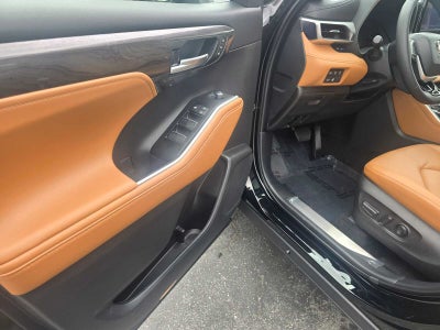 2026 Toyota Highlander Platinum
