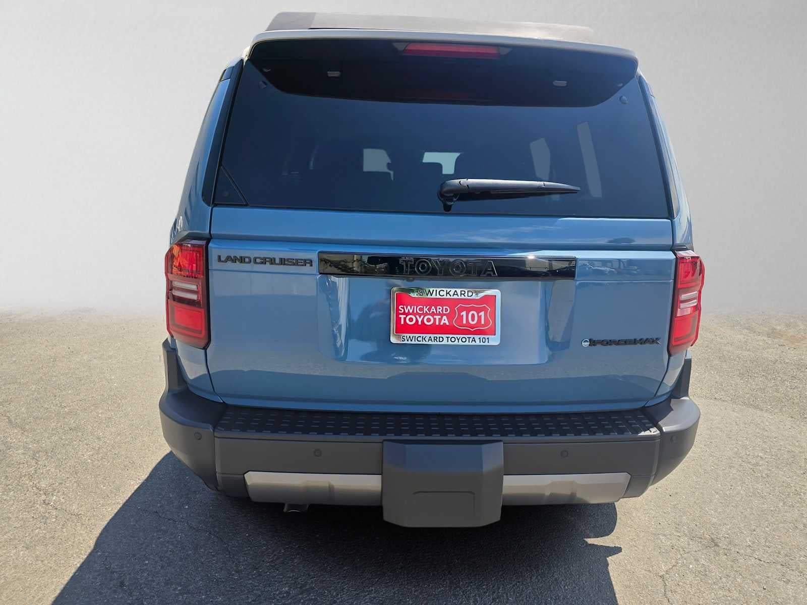 2027 Toyota Land Cruiser Base
